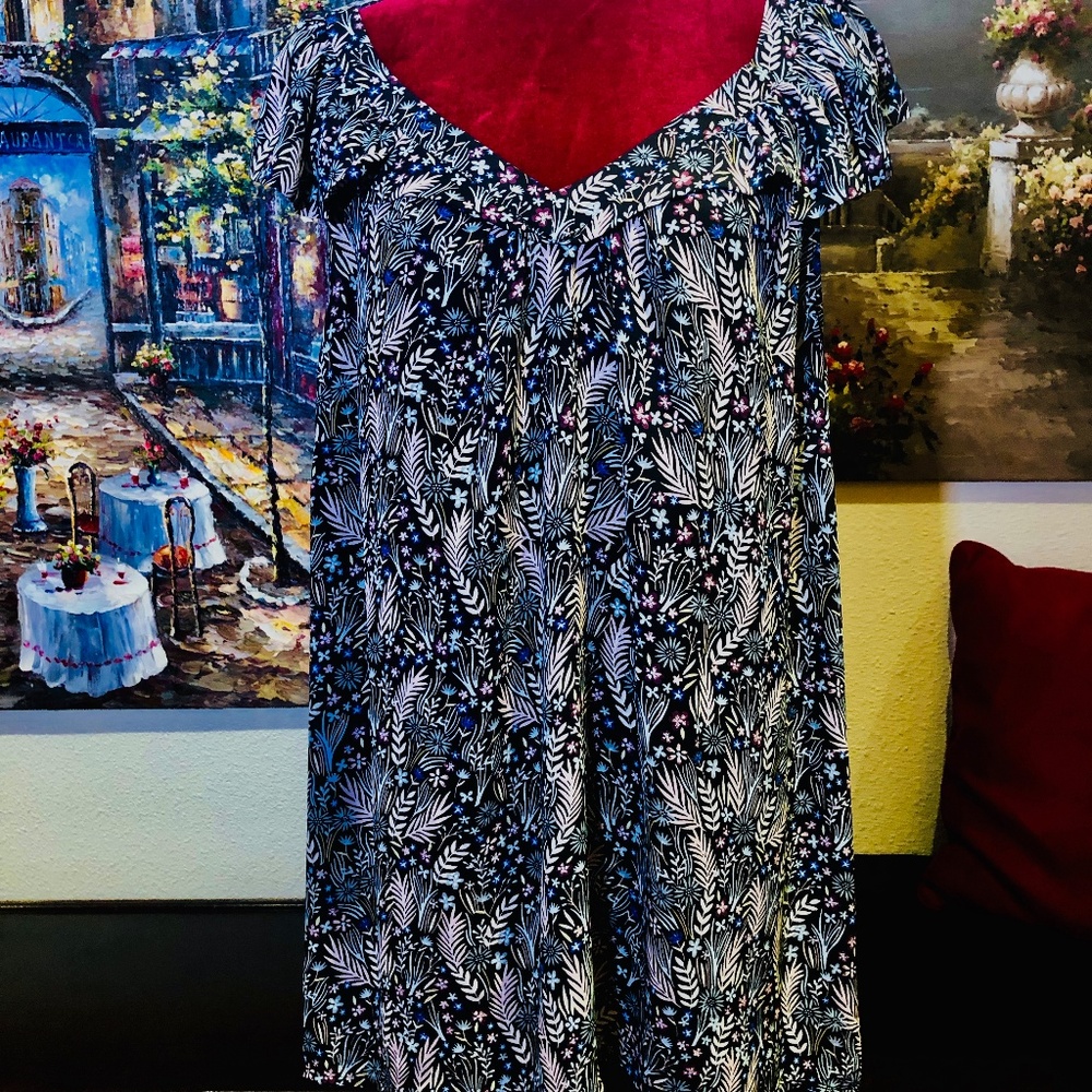 LOFT- Black Floral Flutter Sleeve Blouse